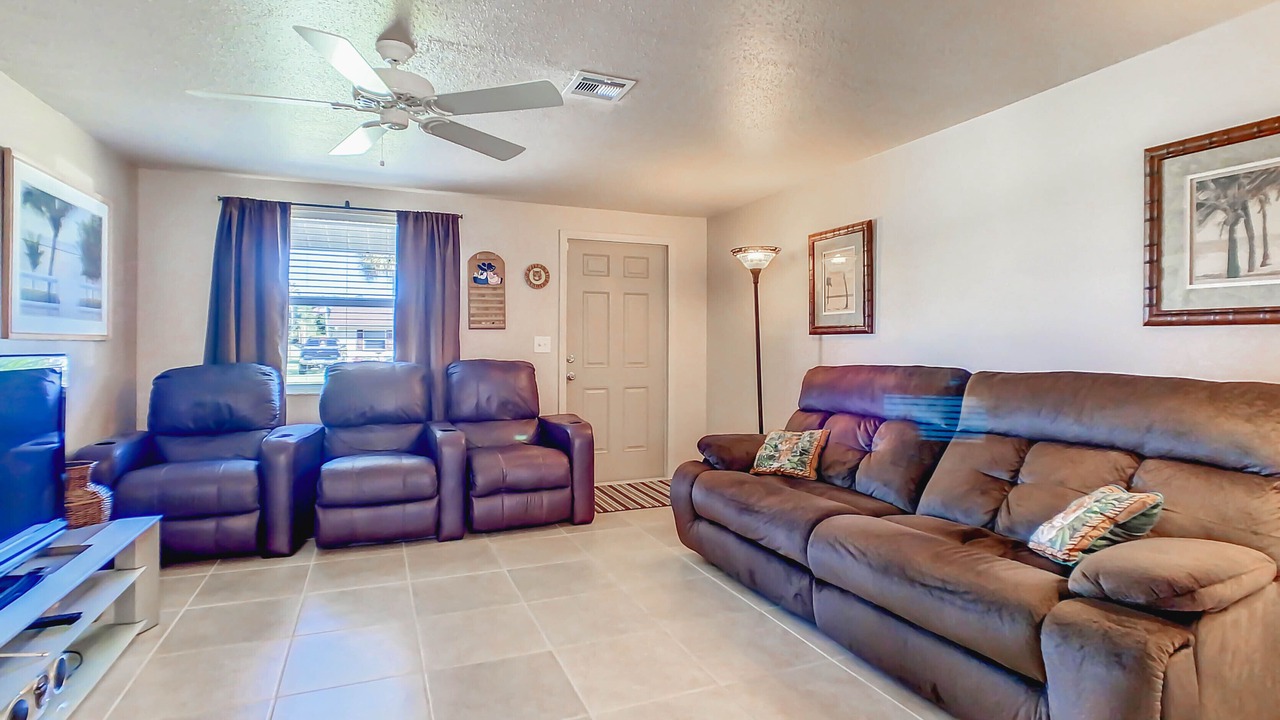 Photo of Livingroom in Venice Gardens