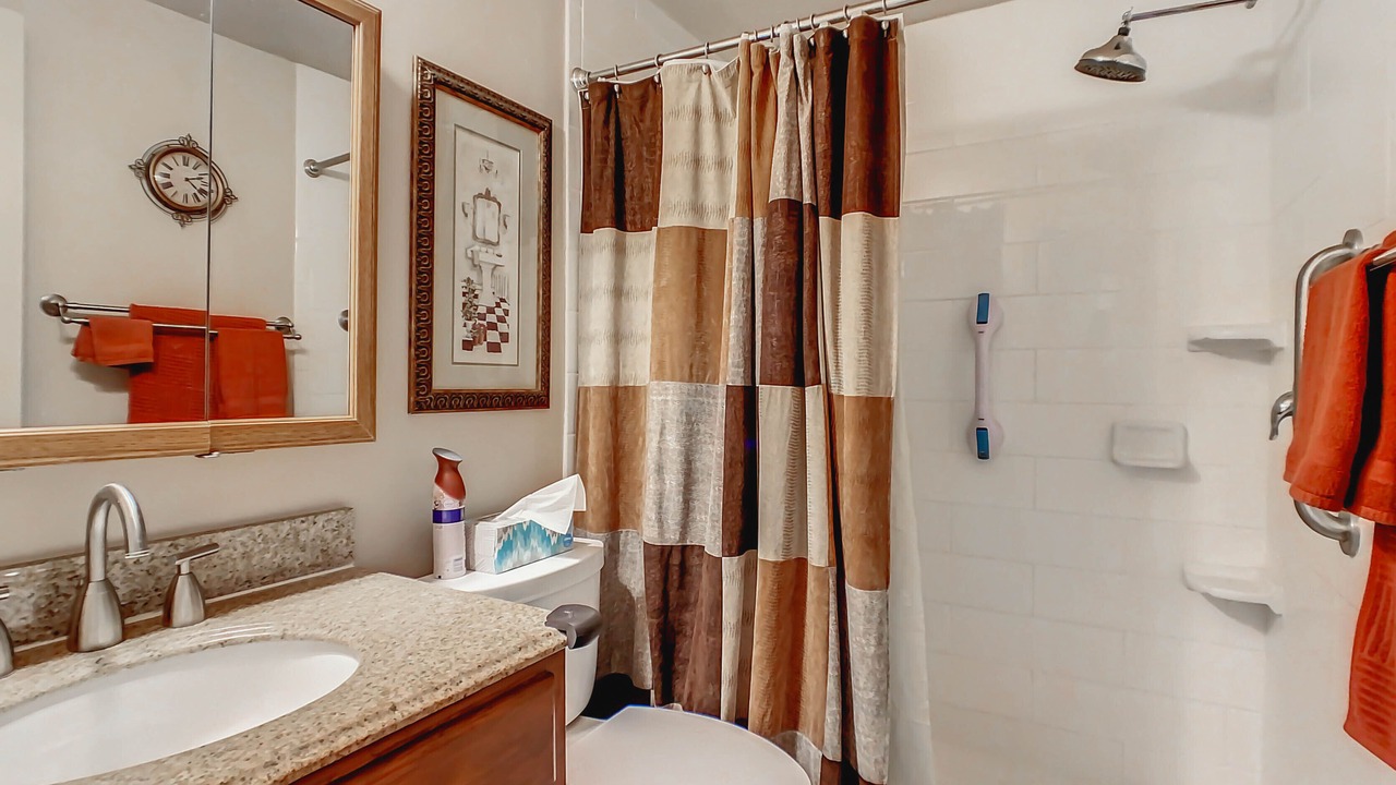 Photo of Bathroom in Venice Gardens