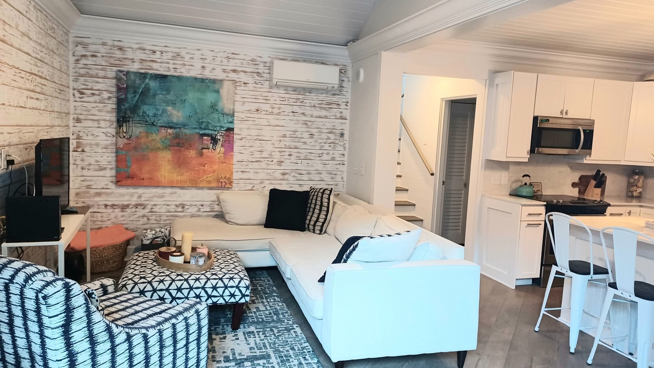 Photo of Livingroom in Historic Seaport