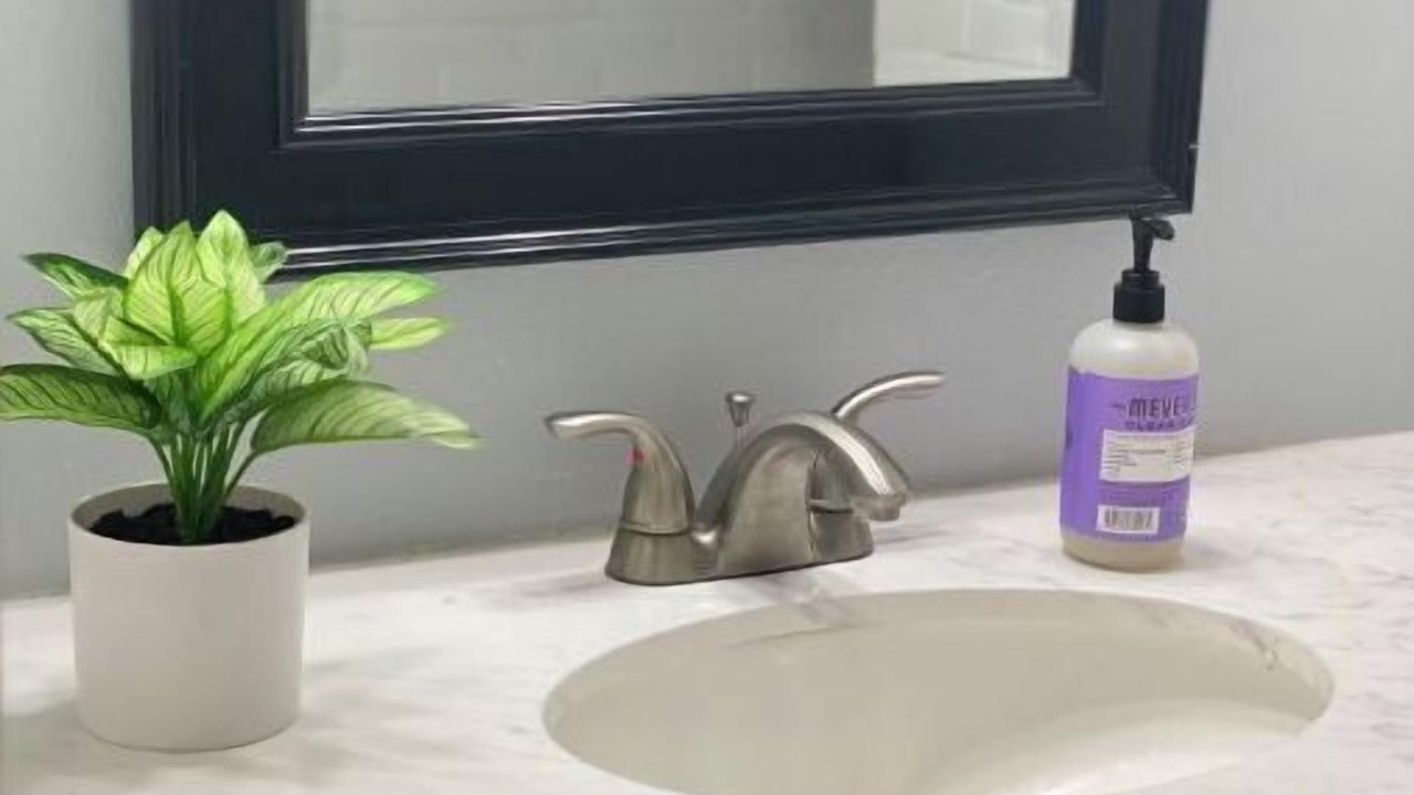 Photo of Bathroom in Bayshore Gardens