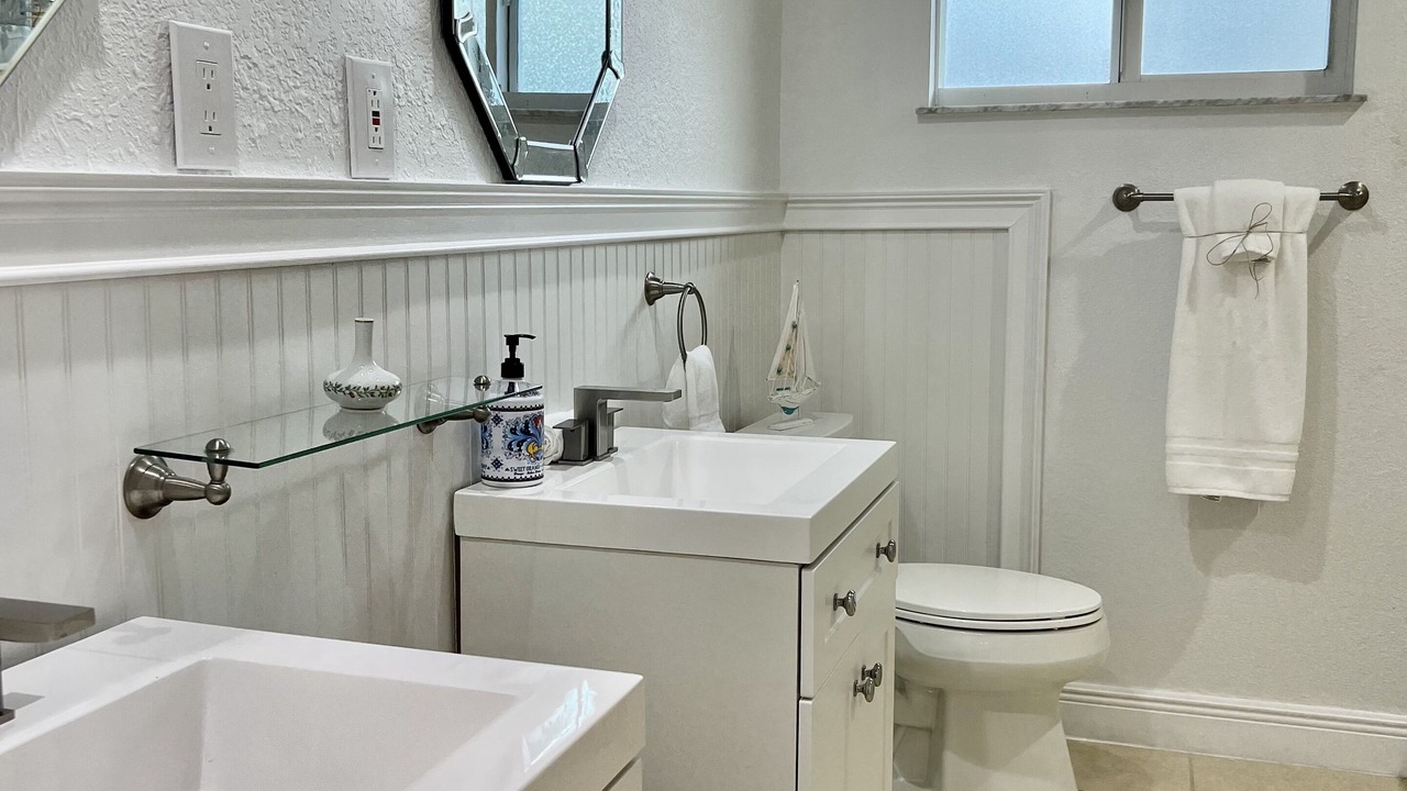 Photo of Bathroom in Palm River Estates