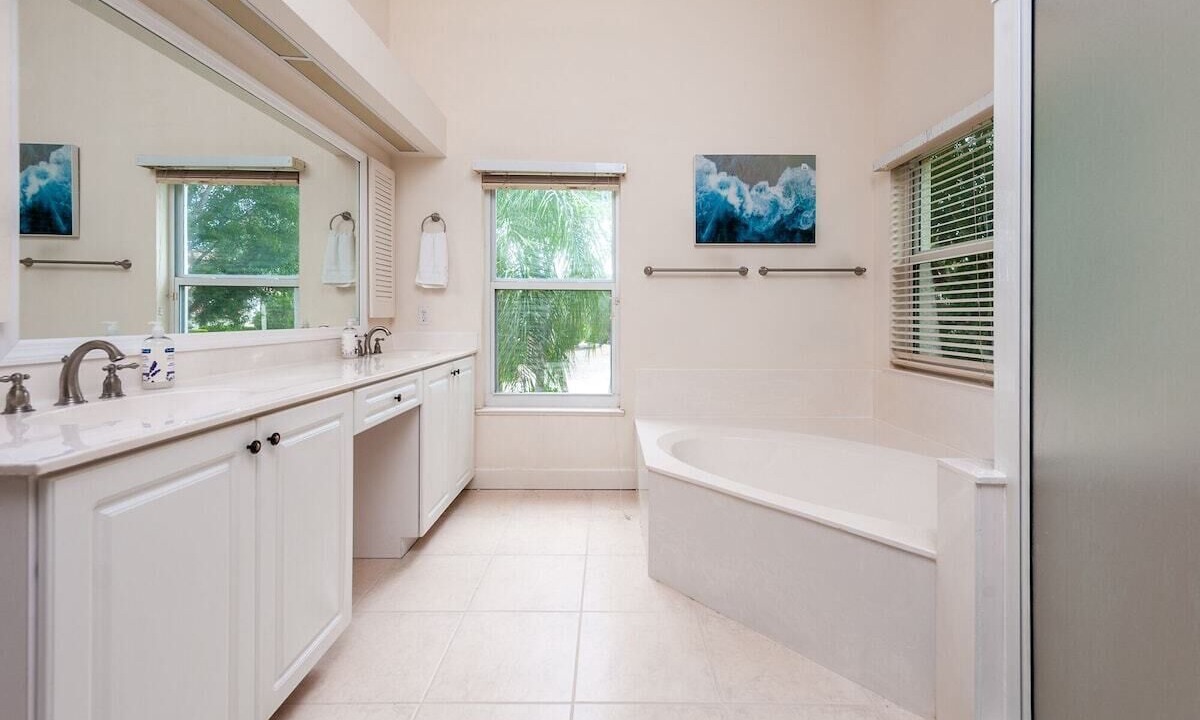 Photo of Bathroom in Beachview Country Club Estates