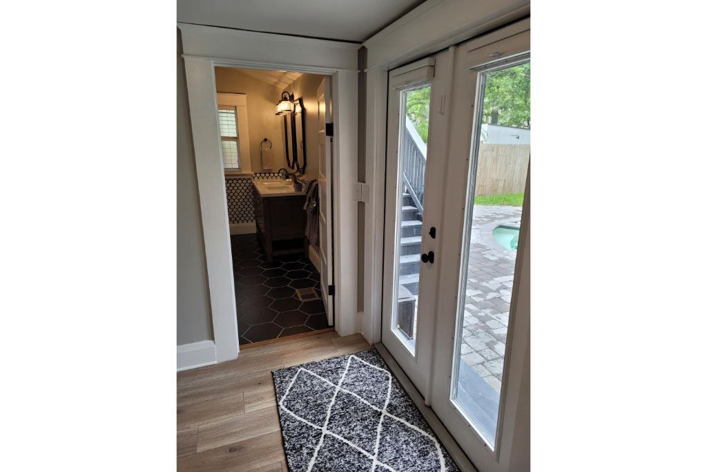 Photo of Bathroom in Bayshore Gardens