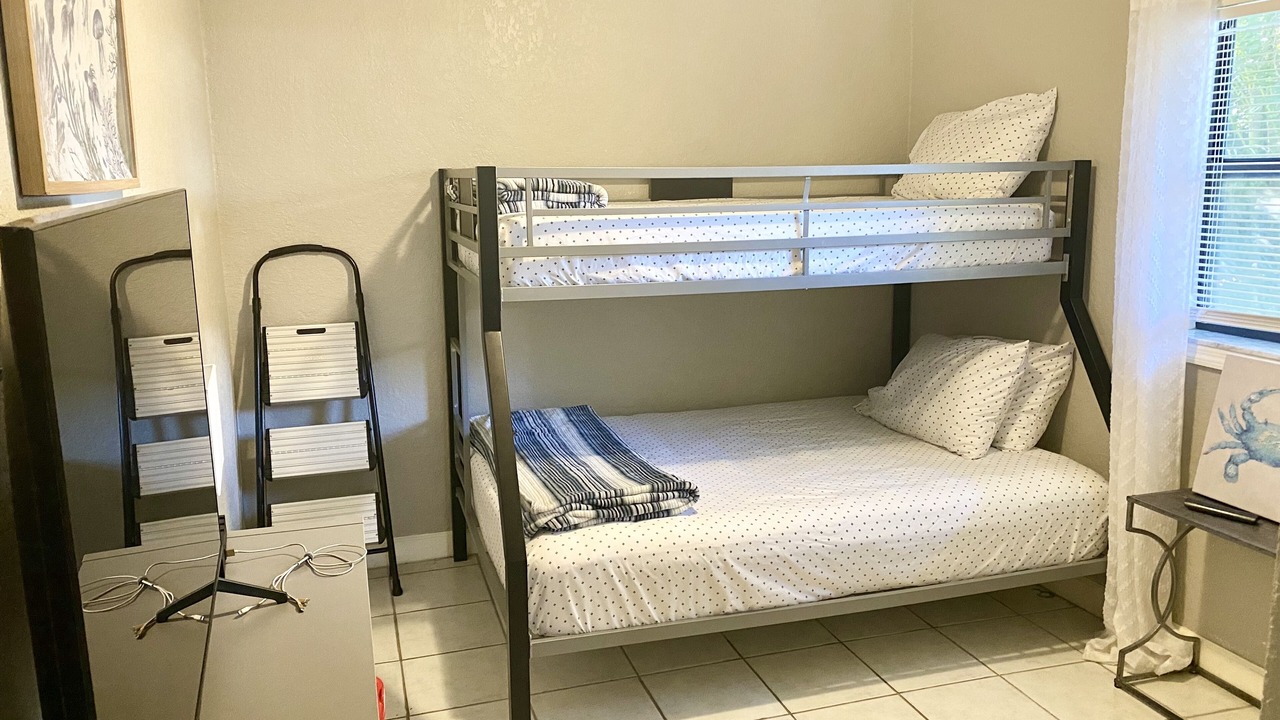 Photo of Bedroom in Cooper City