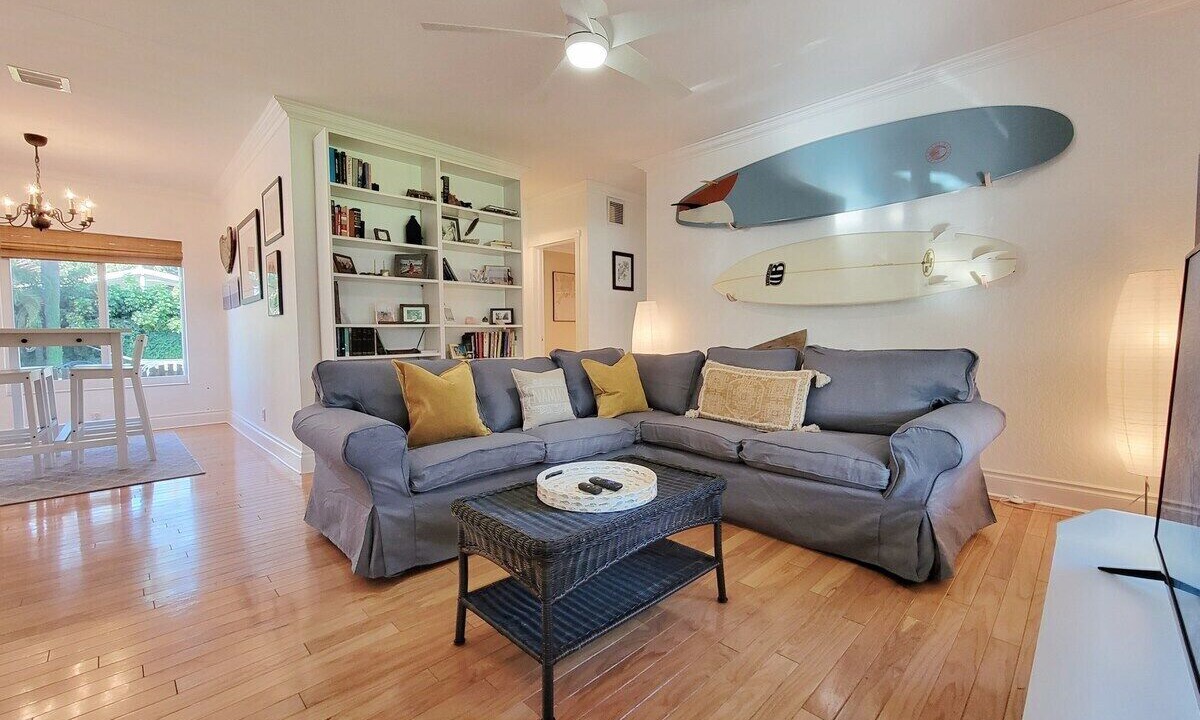 Photo of Livingroom in Middle River Terrace