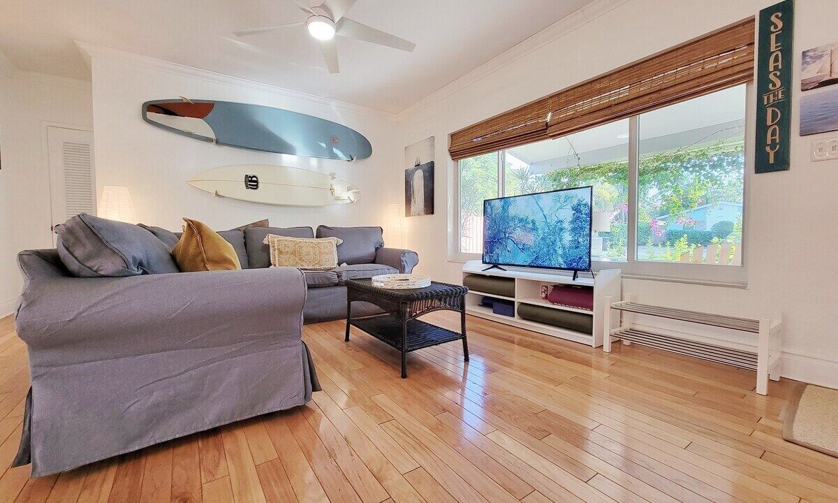 Photo of Livingroom in Middle River Terrace