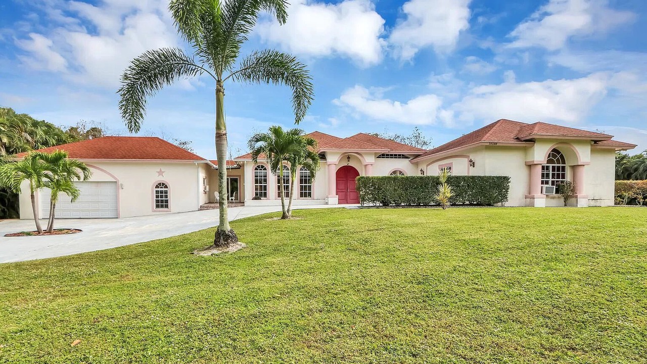 Photo of Outdoor in Palm Beach Country Estates