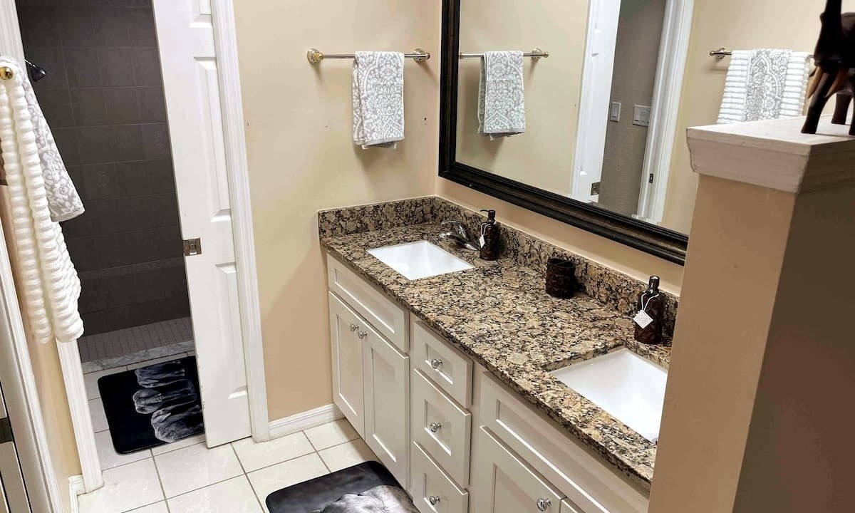 Photo of Bathroom in Orlovista