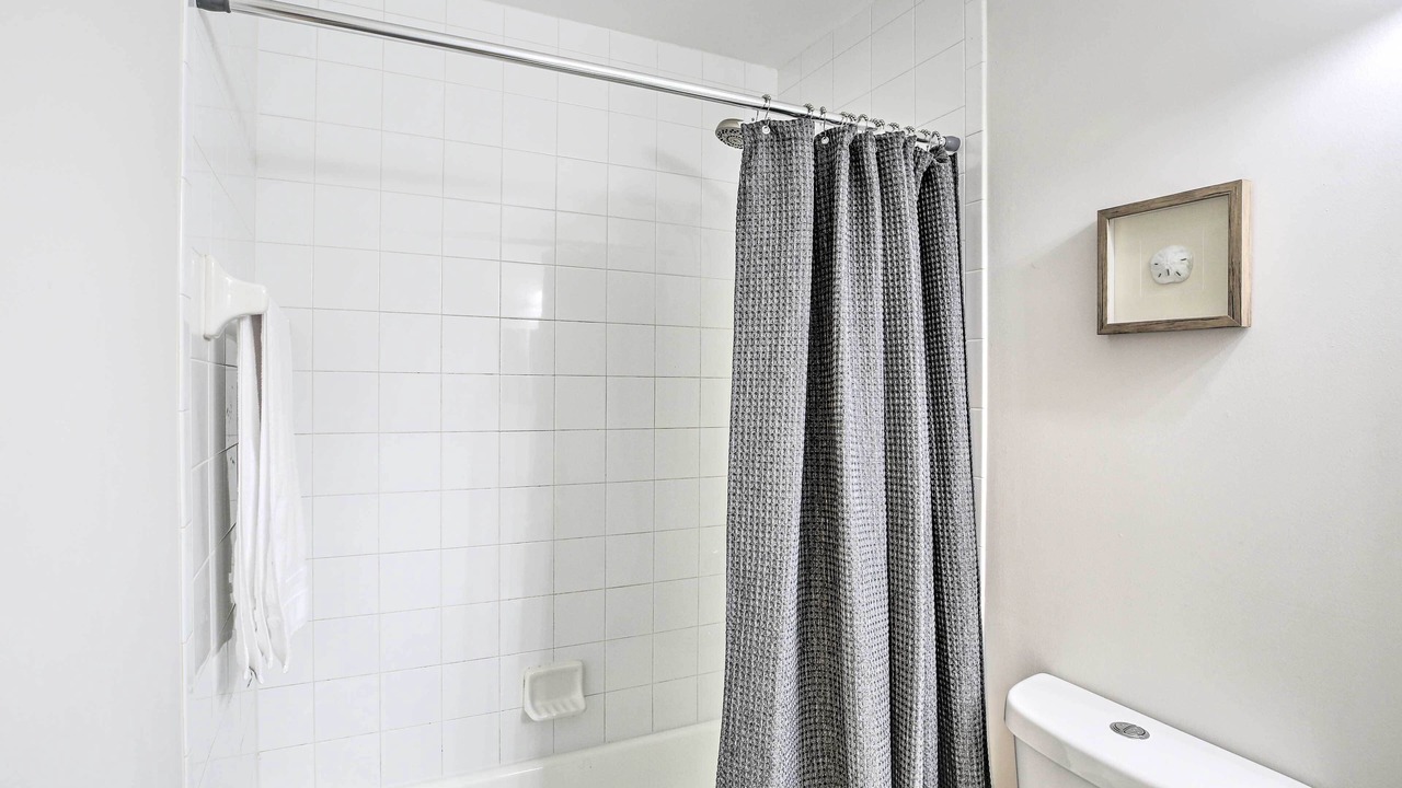 Photo of Bathroom in Botanica Lakes