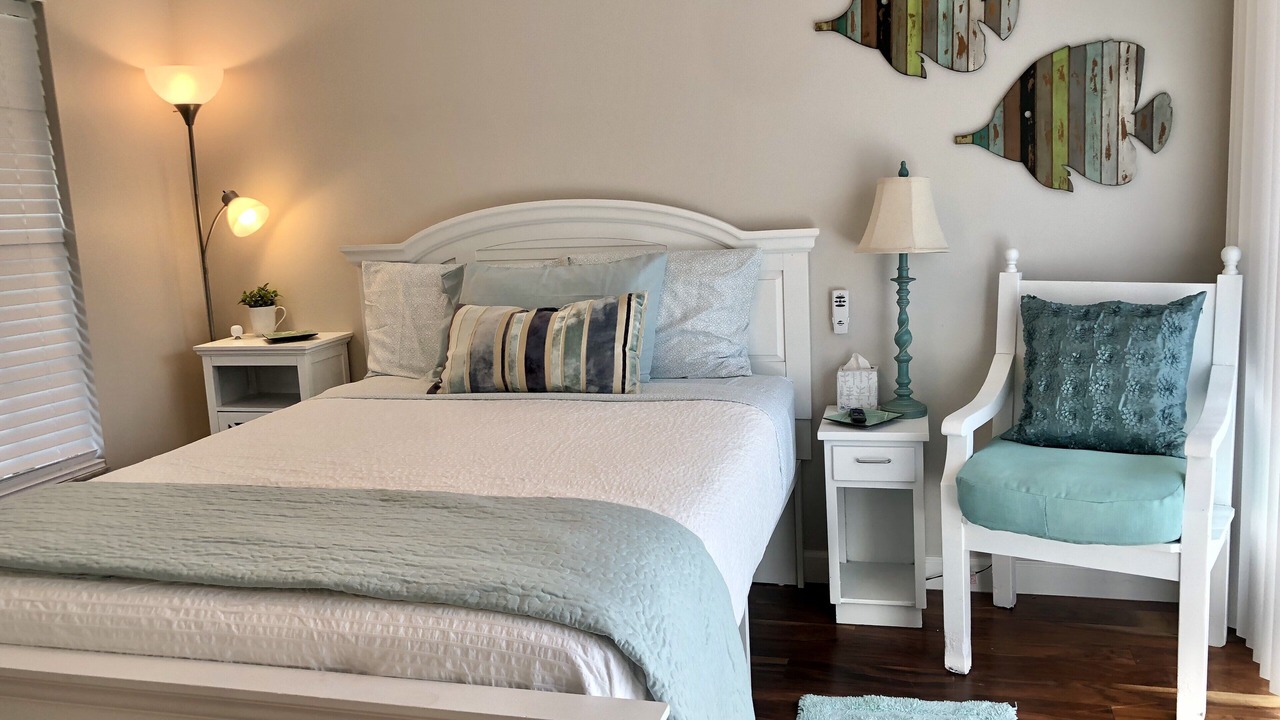 Photo of Bedroom in Greenview Shores