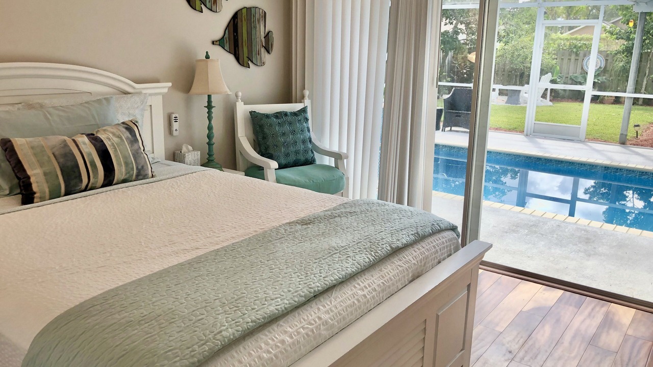 Photo of Bedroom in Greenview Shores