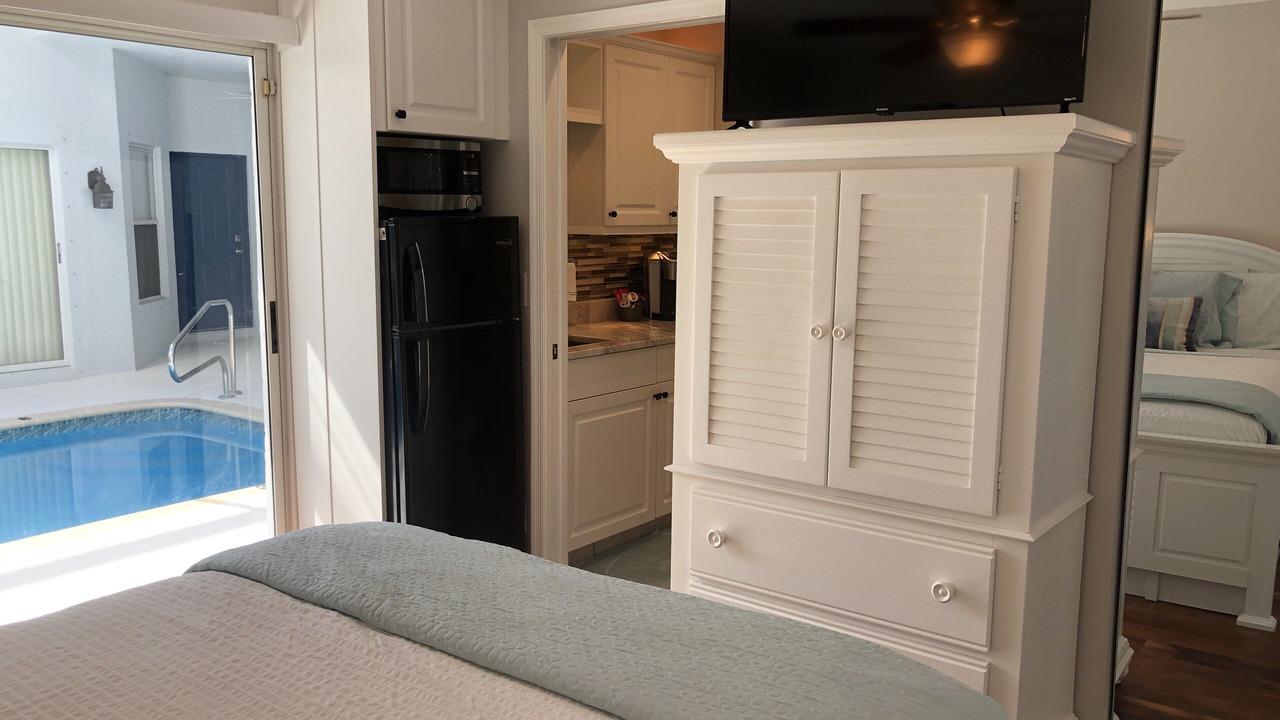 Photo of Bedroom in Greenview Shores