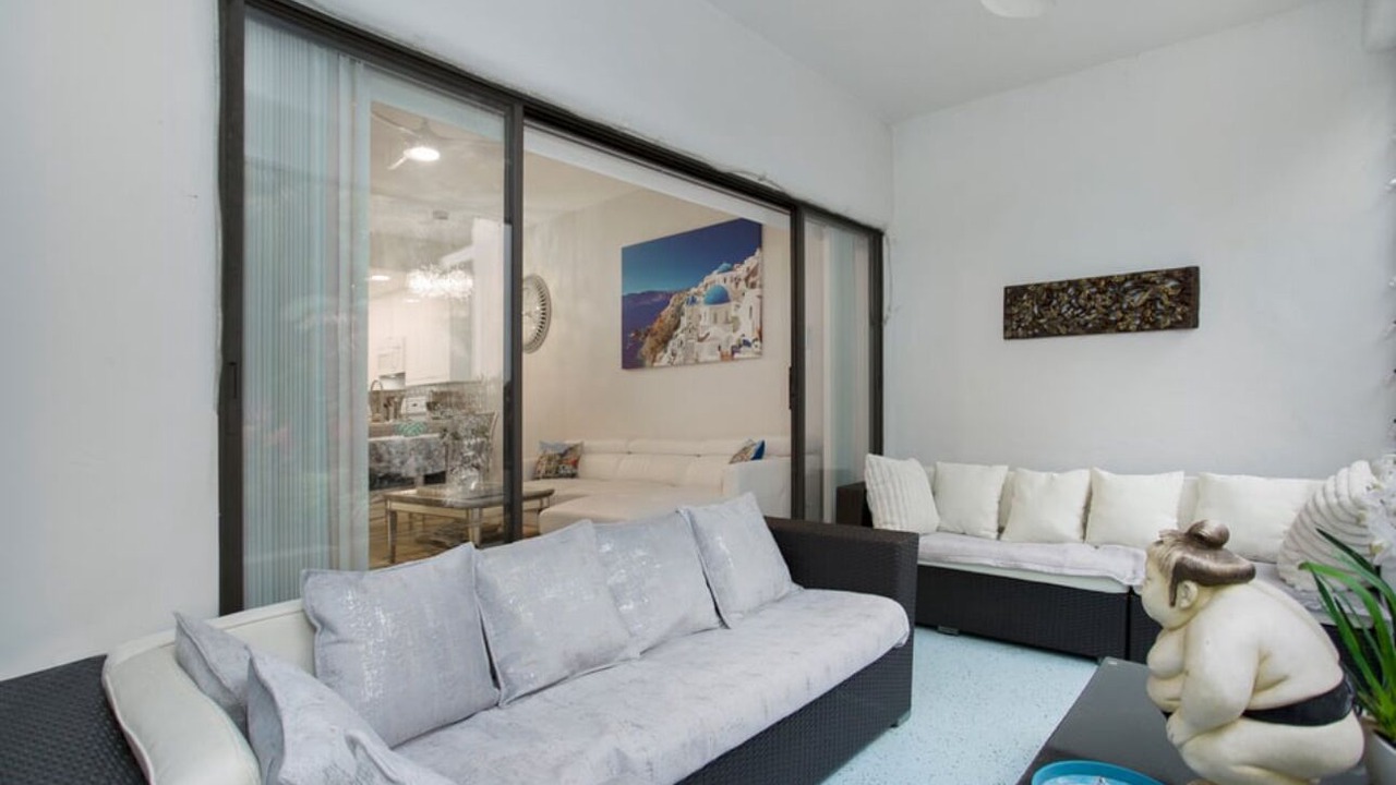 Photo of Livingroom in Central Naples