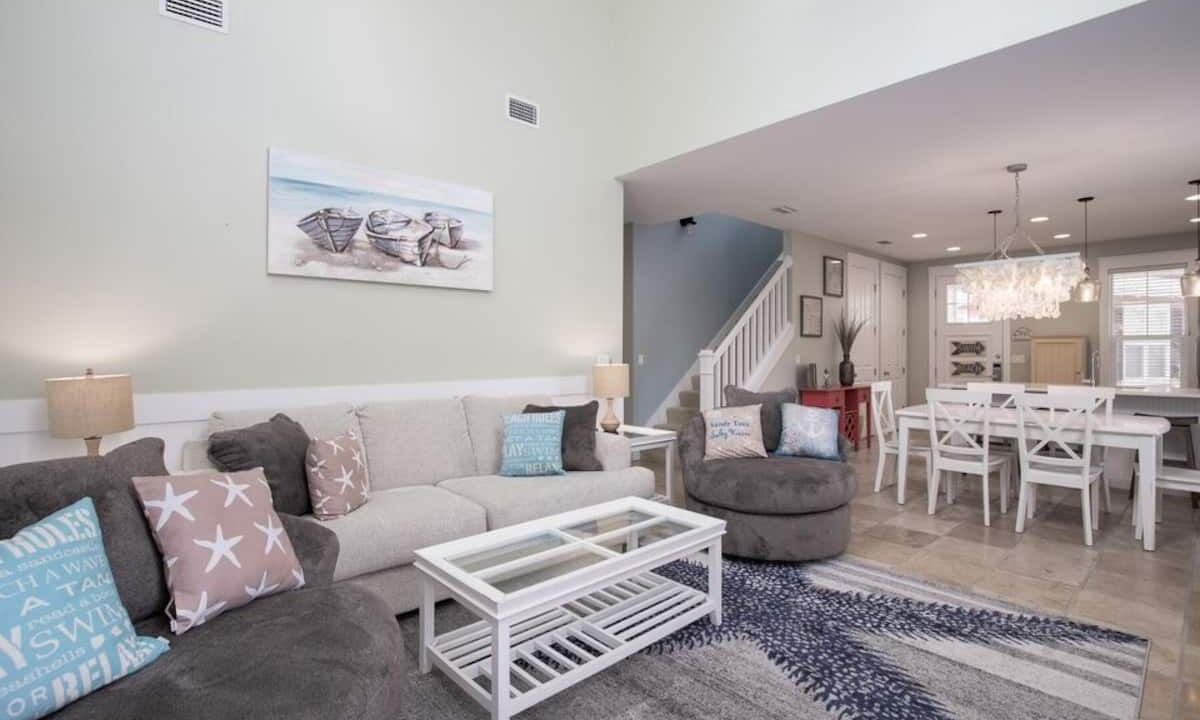 Photo of Livingroom in Laurel Grove