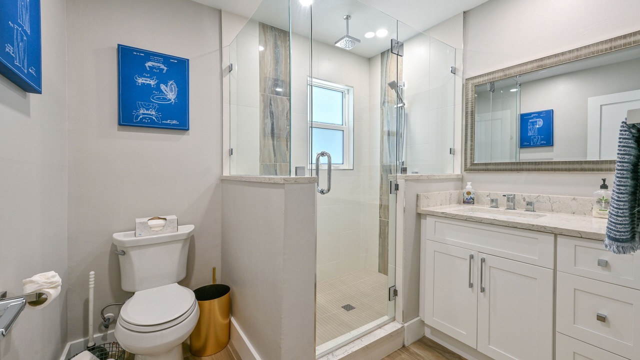 Photo of Bathroom in Kings Lake