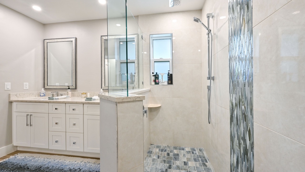 Photo of Bathroom in Kings Lake