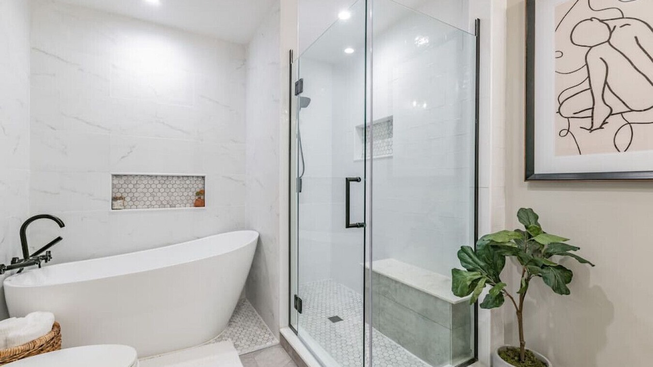 Photo of Bathroom in Largo