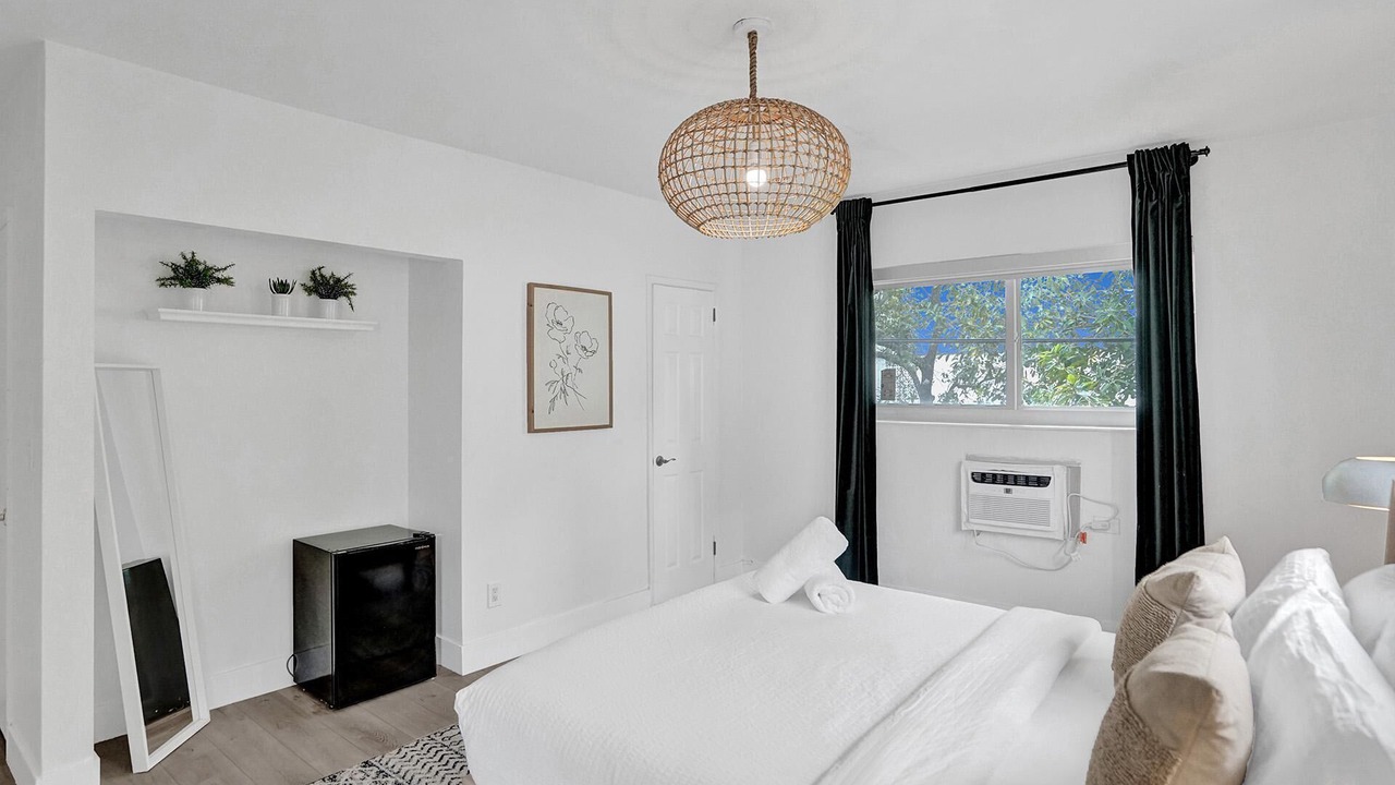Photo of Bedroom in West Avenue
