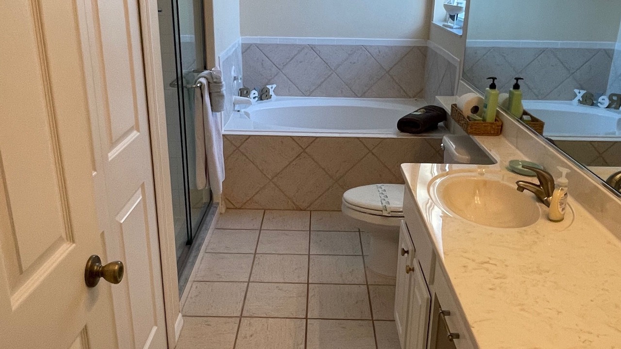 Photo of Bathroom in River Pointe