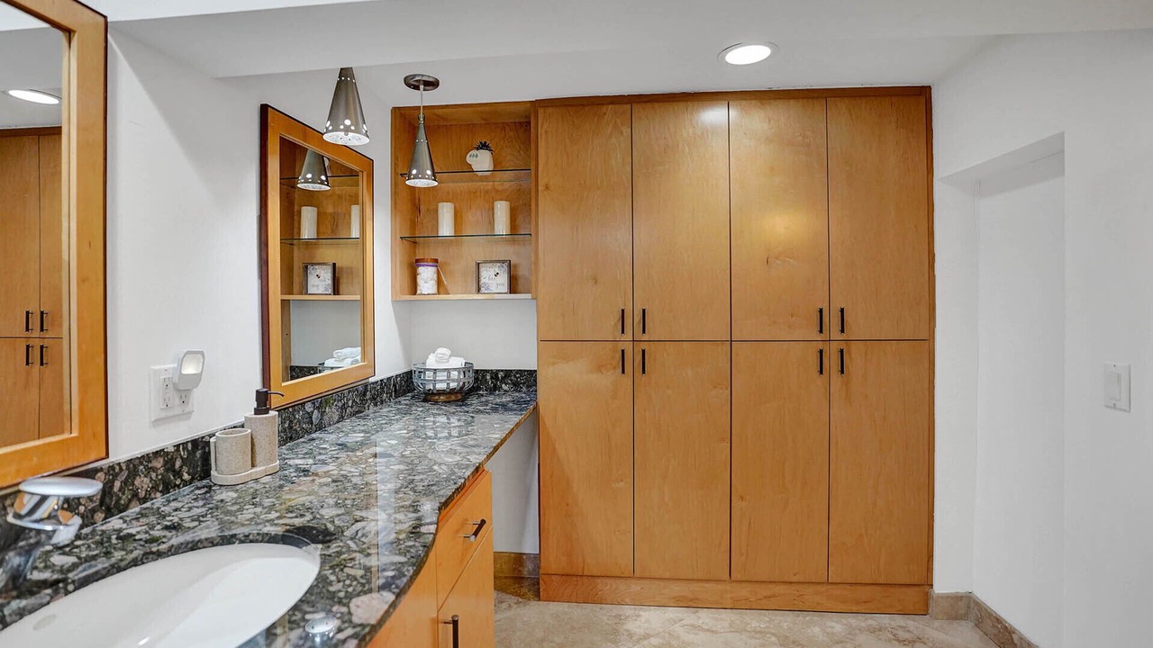 Photo of Bathroom in Birch Park Finger Streets