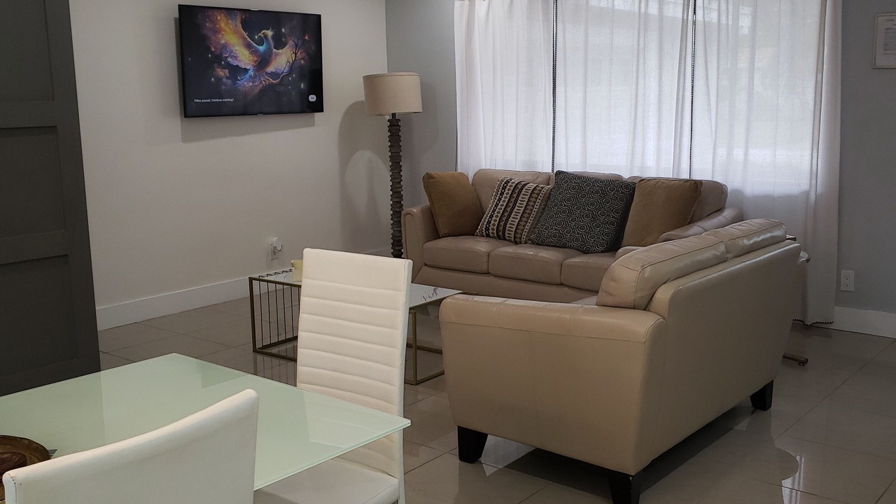 Photo of Livingroom in Davie