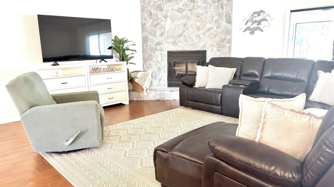 Photo of Livingroom in Indian Waters