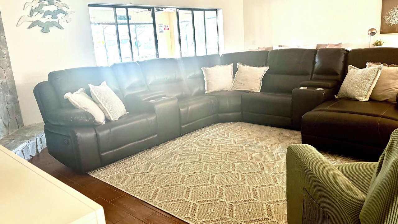 Photo of Livingroom in Indian Waters