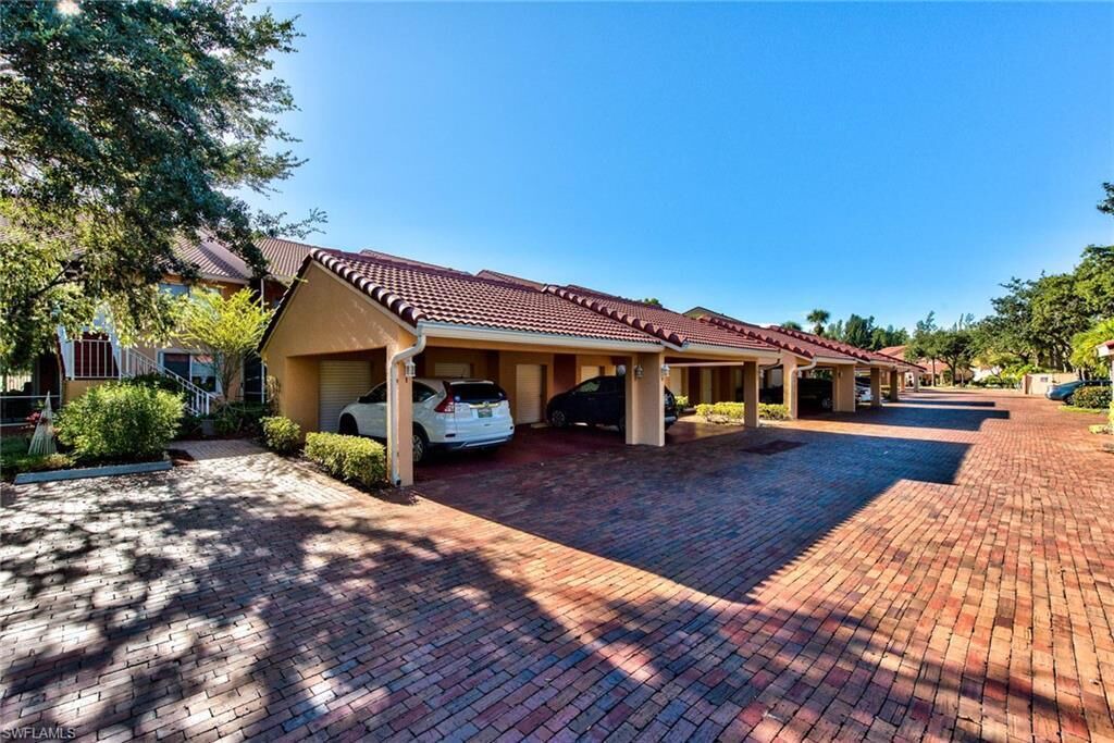 Photo of Outdoor in Naples