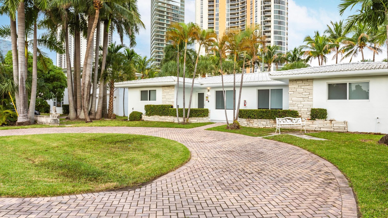 Photo of Outdoor in Sunny Isles Beach