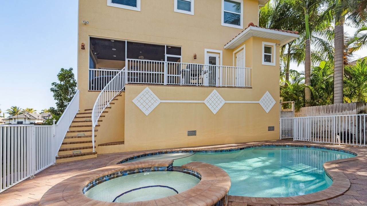 Photo of Outdoor in Vanderbilt Beach