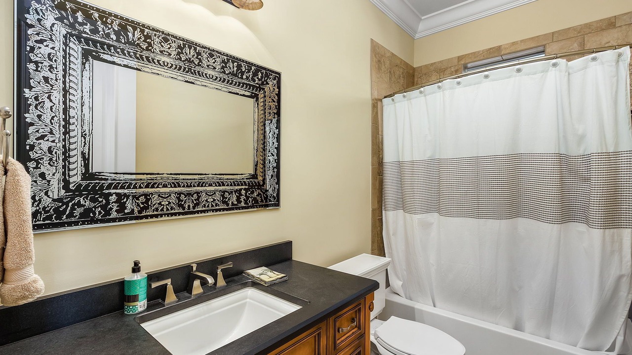 Photo of Bathroom in Vanderbilt Beach