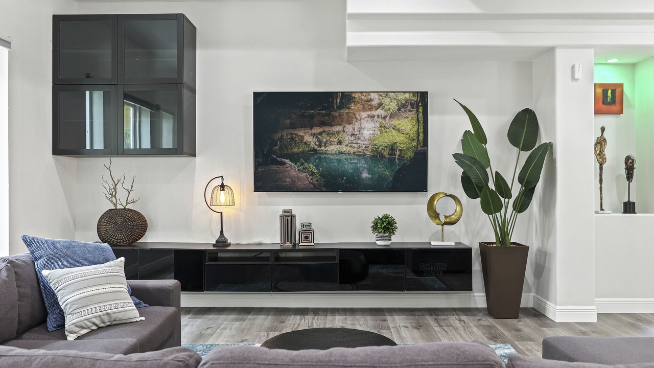 Photo of Livingroom in Longwood
