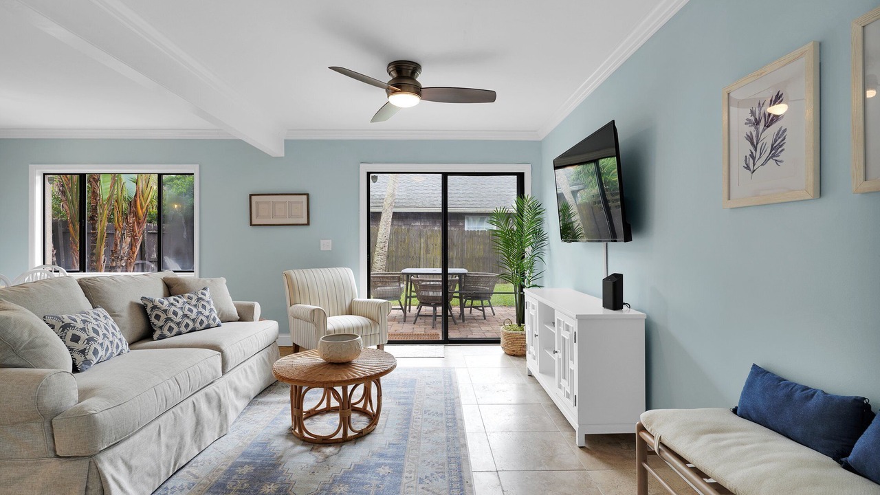 Photo of Livingroom in Jacksonville