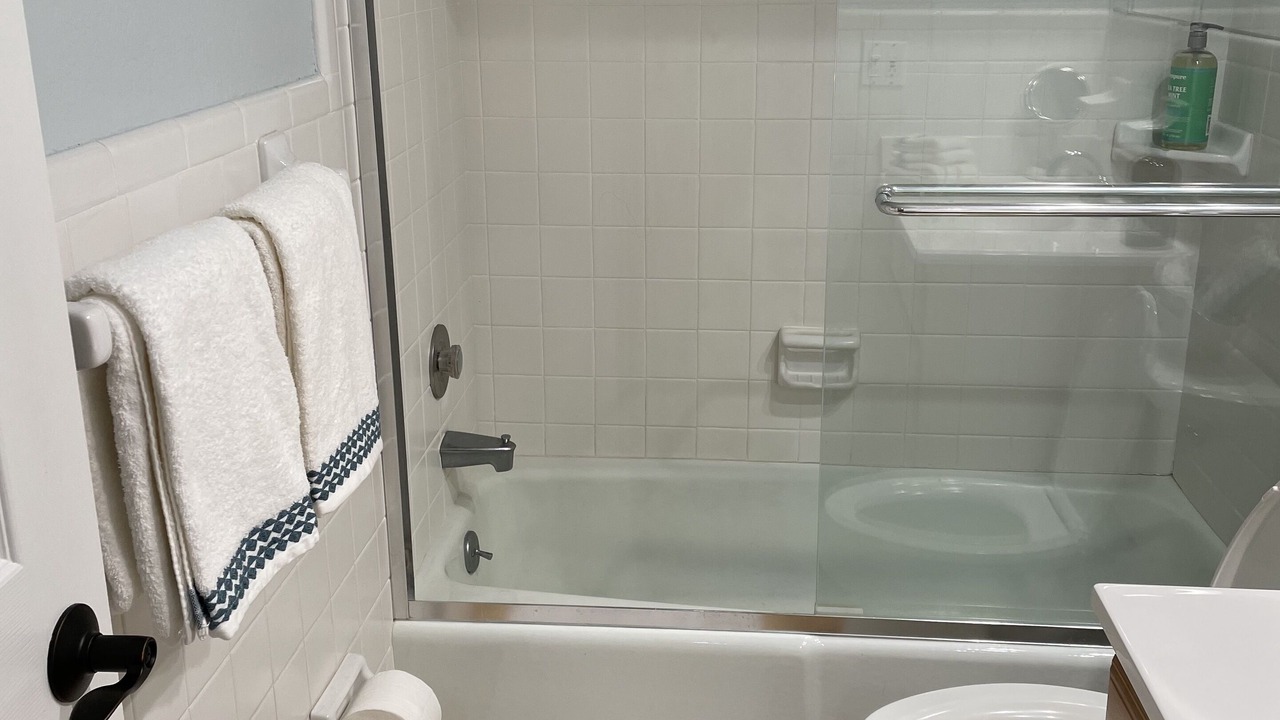 Photo of Bathroom in Parrot Cove