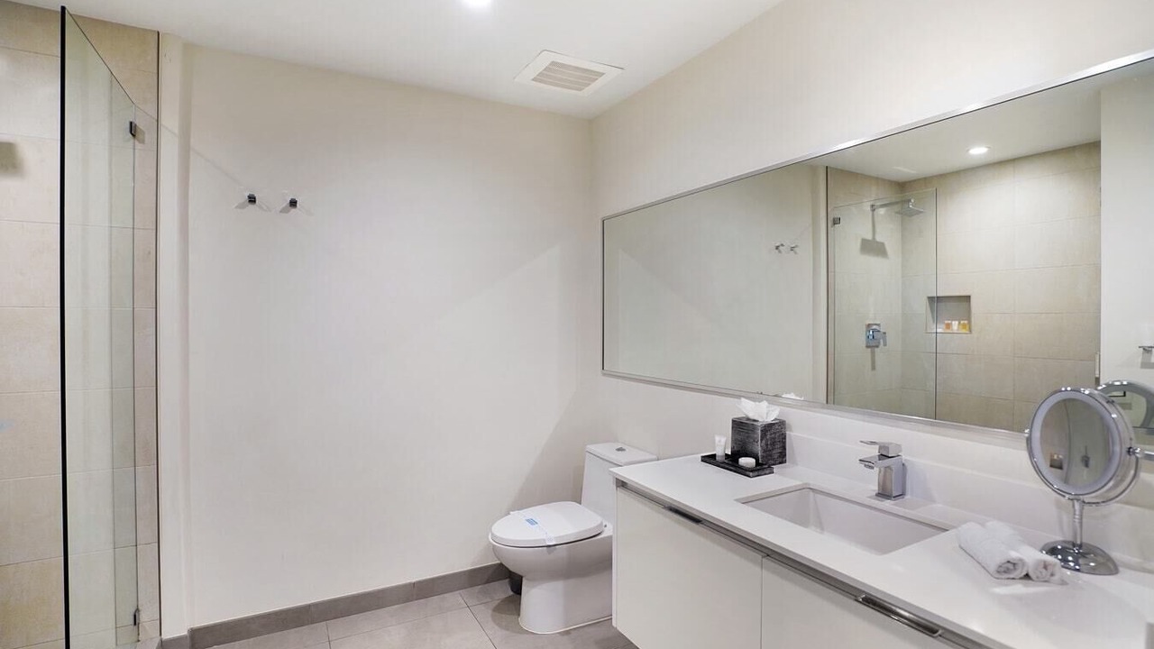 Photo of Bathroom in Hollywood Lakes