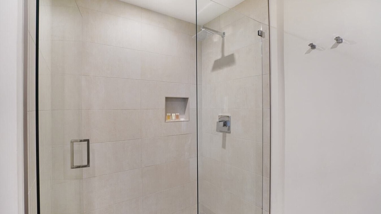 Photo of Bathroom in Hollywood Lakes