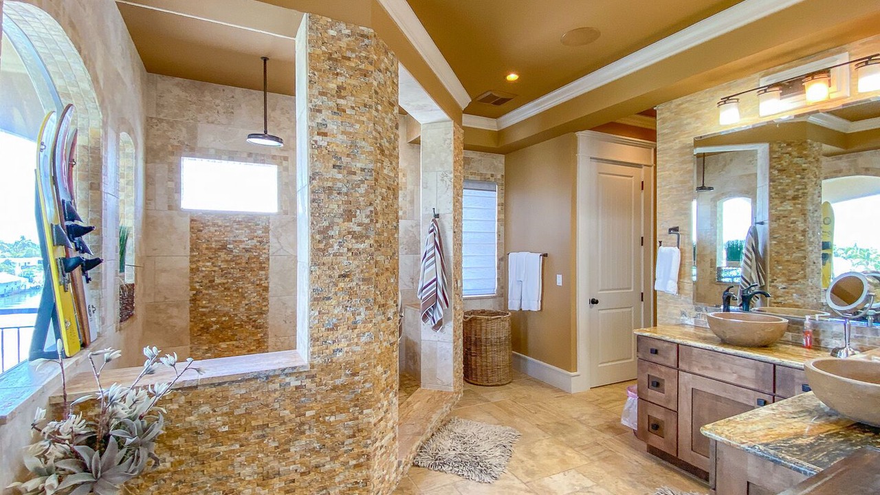 Photo of Bathroom in Clewiston