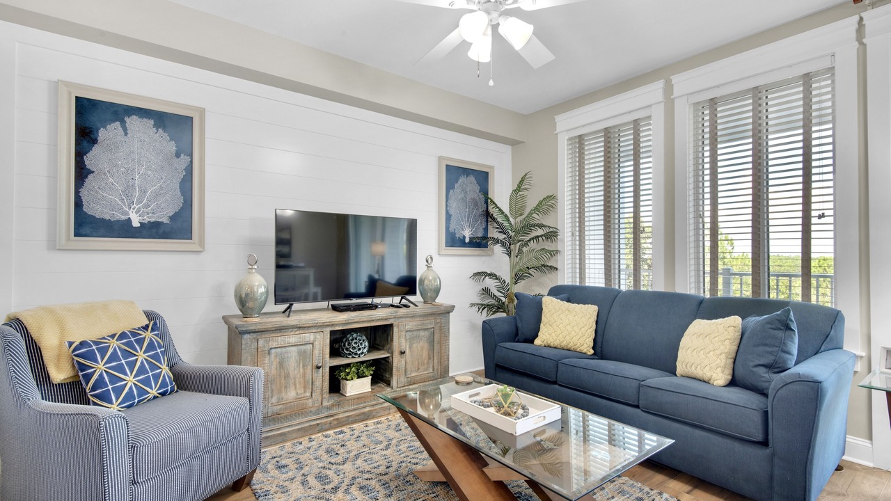Photo of Livingroom in Baytowne Wharf