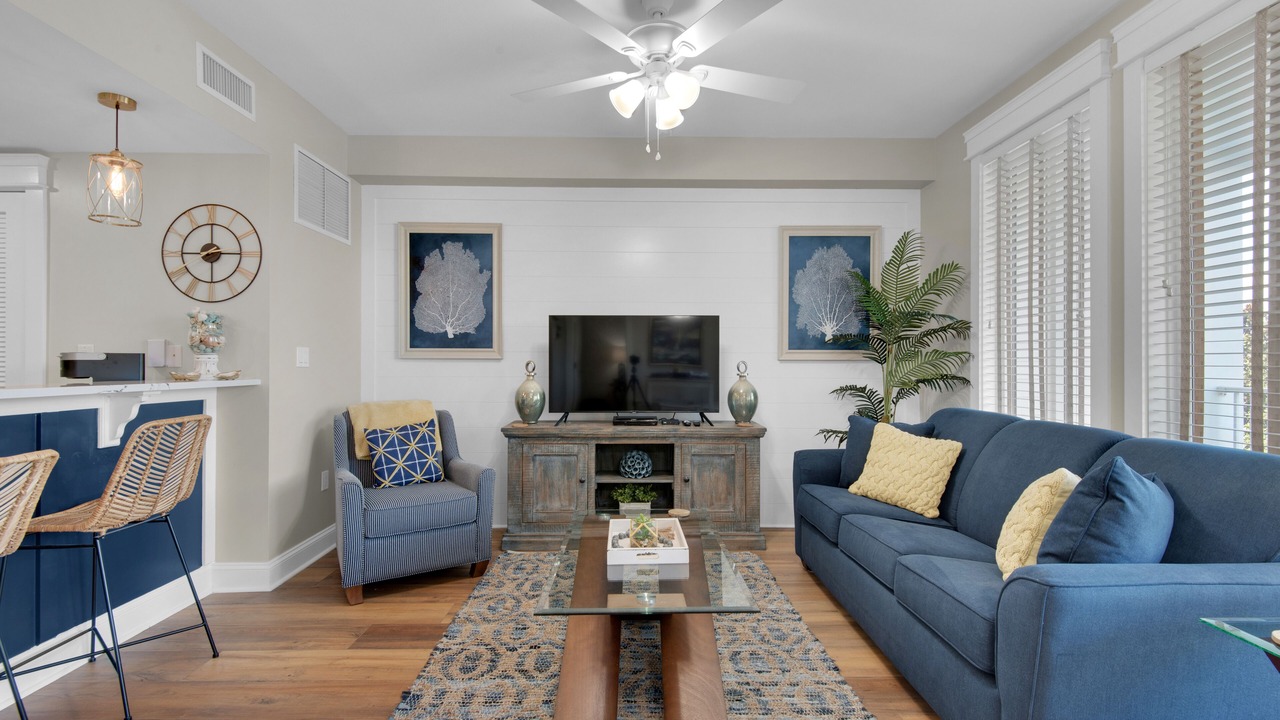 Photo of Livingroom in Baytowne Wharf