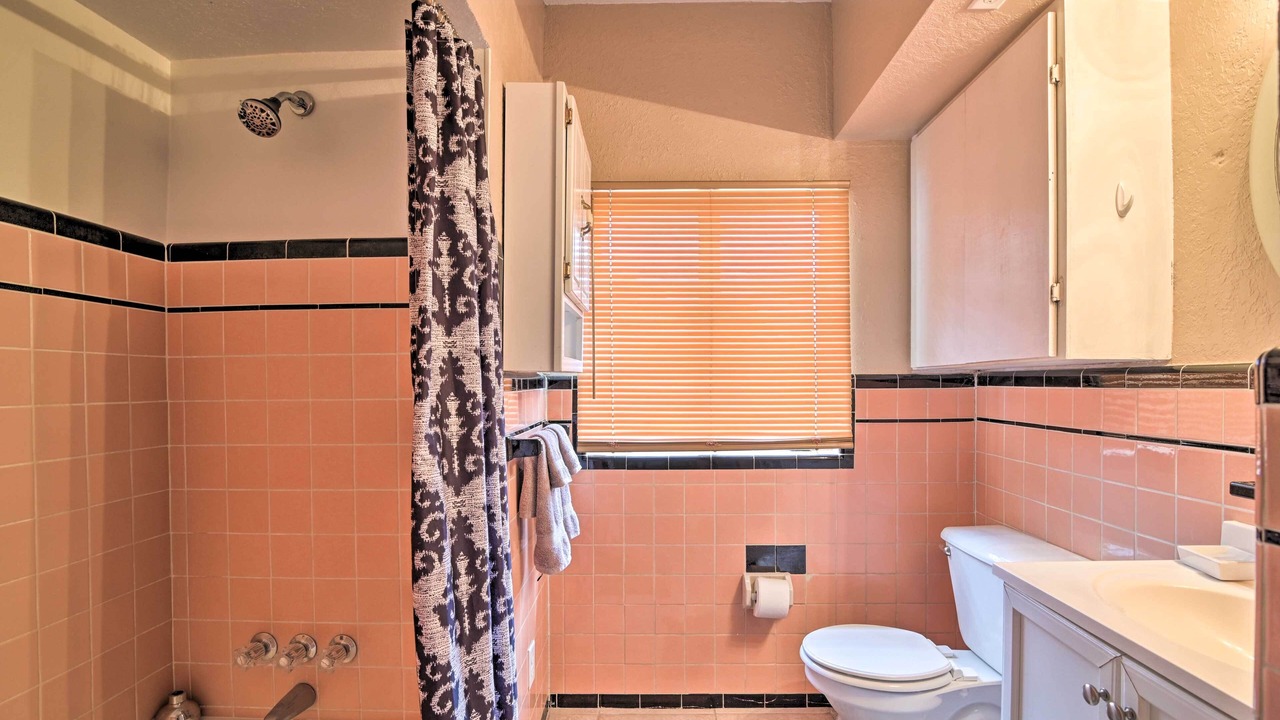 Photo of Bathroom in Auburndale