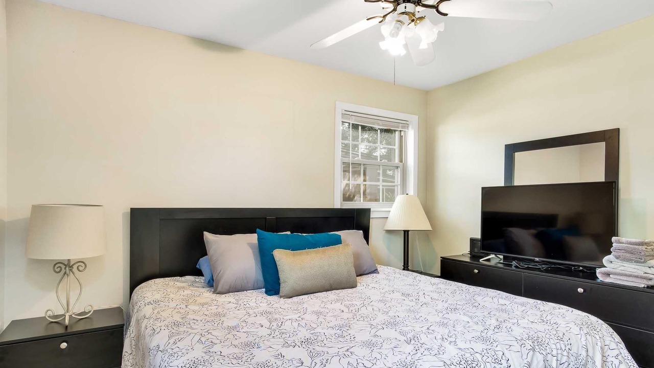 Photo of Bedroom in Sandalwood