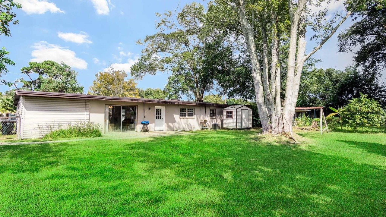 Photo of Outdoor in Sandalwood