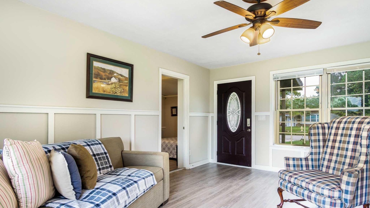 Photo of Livingroom in Sandalwood