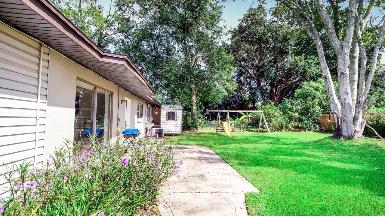 Photo of Outdoor in Sandalwood
