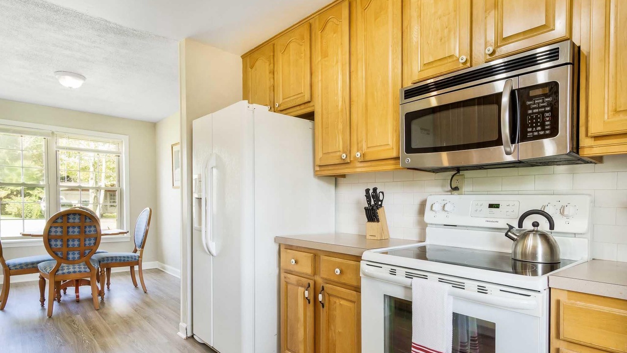 Photo of Kitchen in Sandalwood