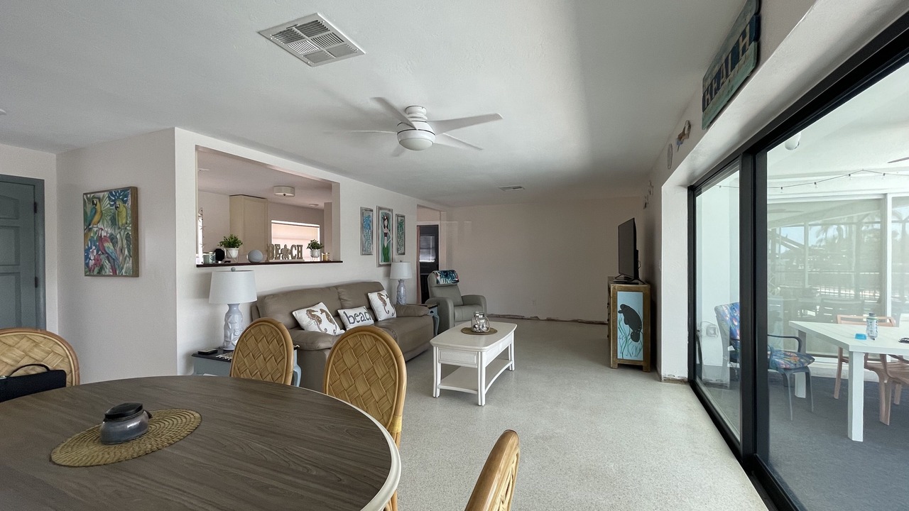 Photo of Livingroom in Lochmoor Waterway Estates