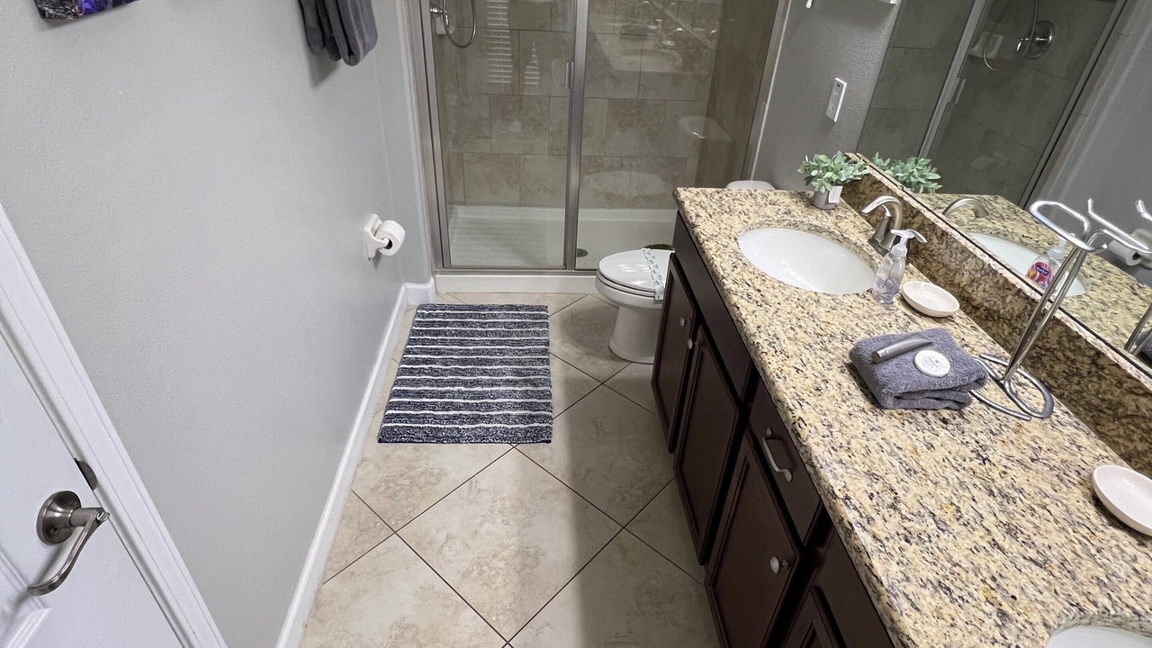 Photo of Bathroom in Lindfields