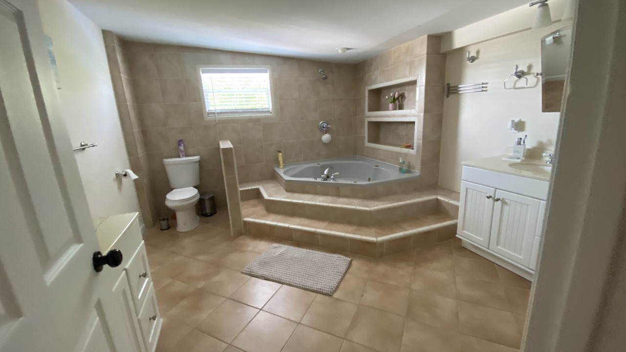 Photo of Bathroom in Big Coppitt Key
