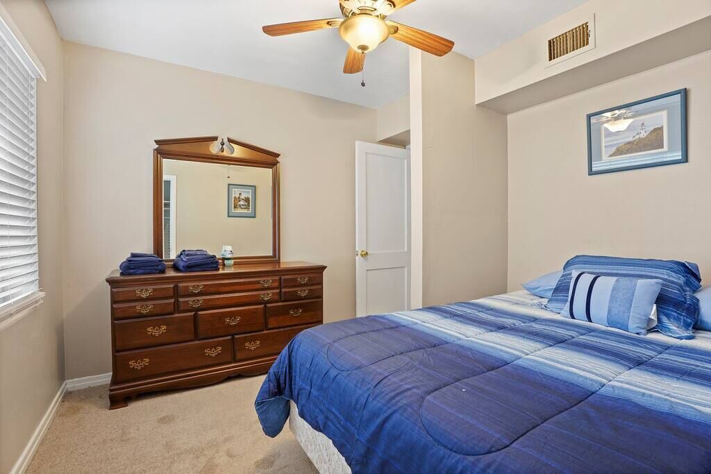 Photo of Bedroom in Lakeshore South