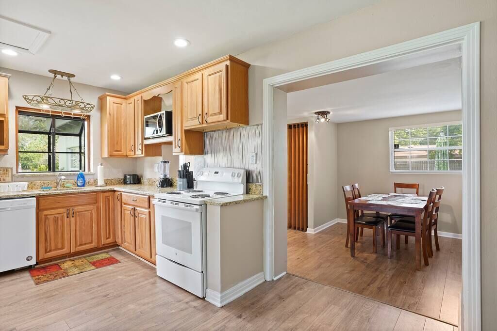 Photo of Kitchen in Lakeshore South